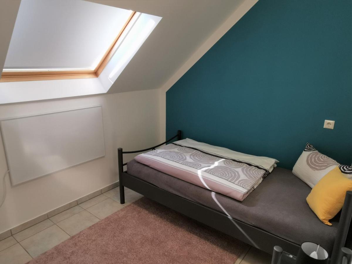 Ferienwohnung Falkenhof Линдлар Екстериор снимка